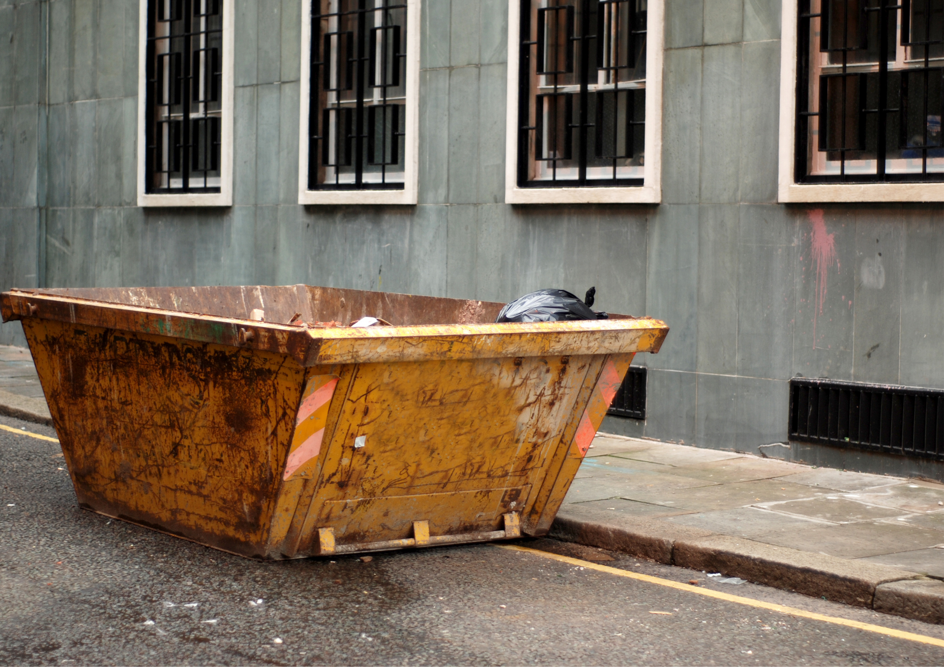 Domestic vs Commercial Skip Hire Prices: What You Should Know