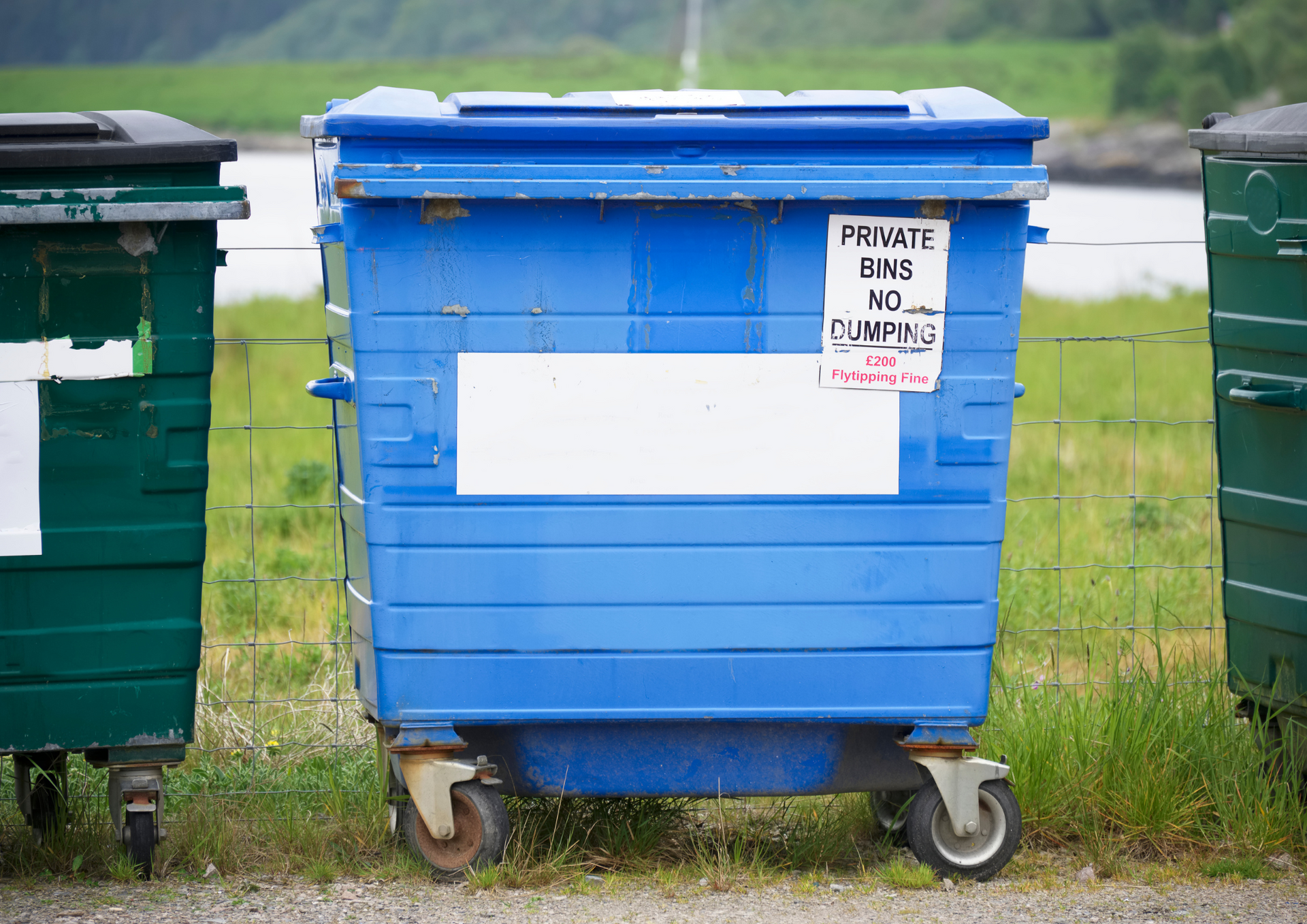The Complete Guide to Choosing Between a 4 Yard and 6 Yard Skip
