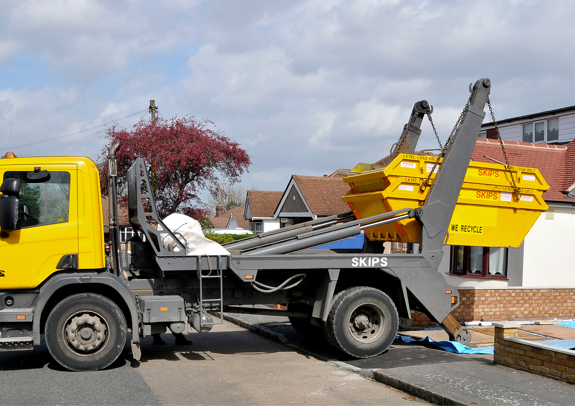 The Importance of Skip Hire for a Smooth House Move